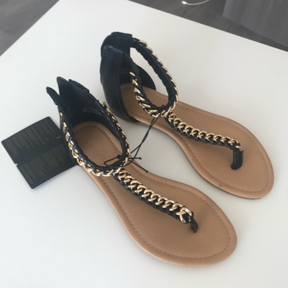 Sandals‎